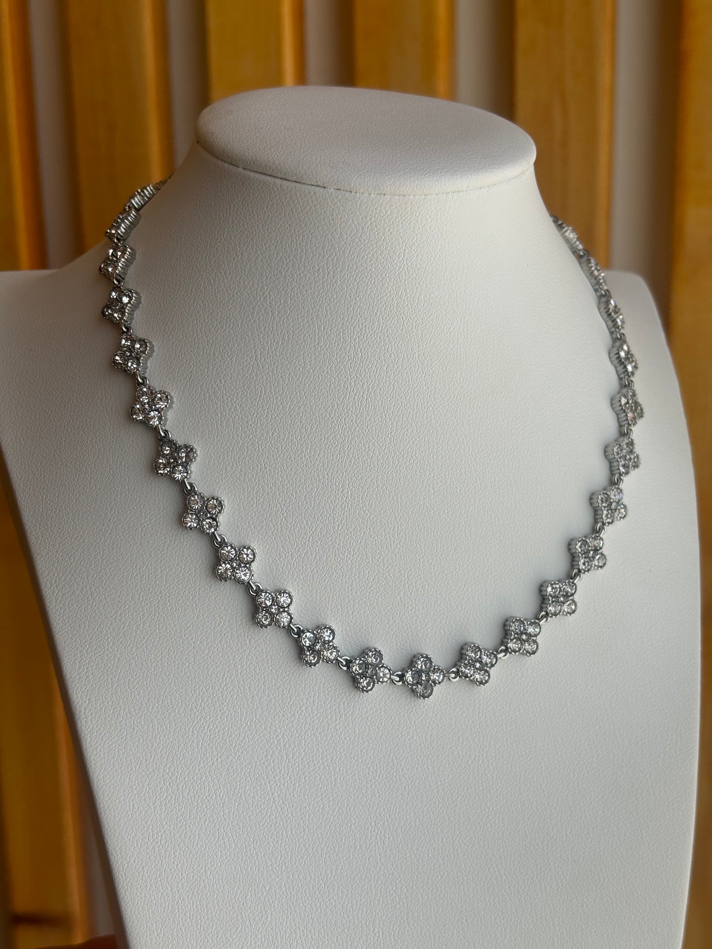 Collier tennis mod. Van C. Gioielleria Riccardi.