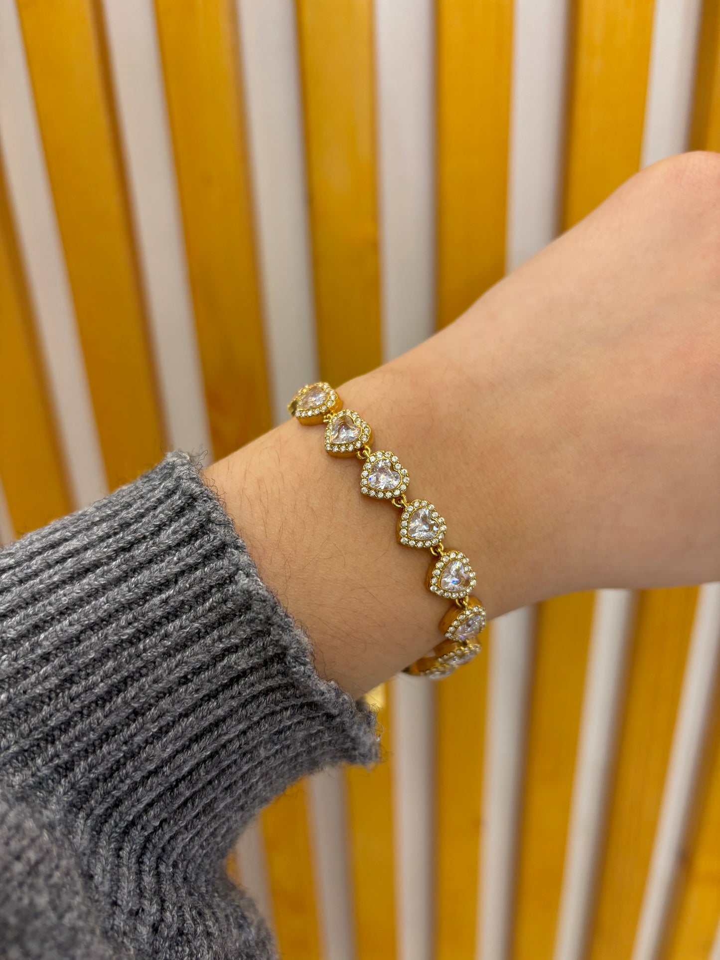 Bracciale tennis cuori Gioielleria Riccardi.