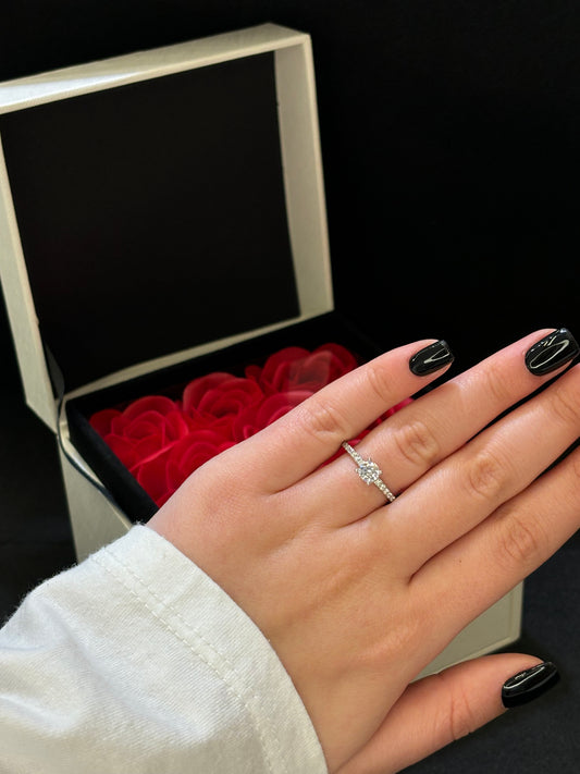 Anello solitario magic